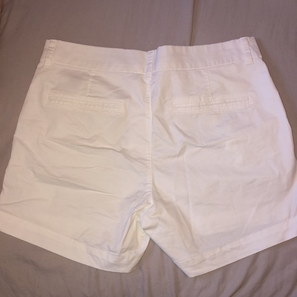 never worn old navy women’s shorts - Picture 2 of 2